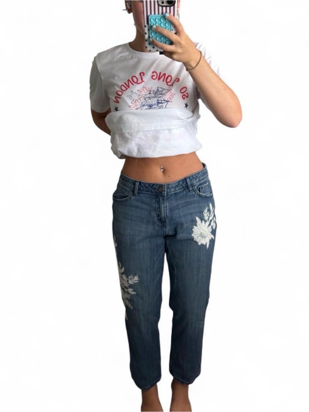 Simply Vera Wang Vintage Demin Boyfriend Mid-Rise Jeans with Floral Embroidery